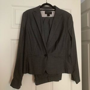 Never worn Ann Taylor suit